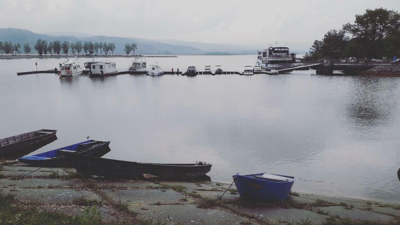 Sobe Srebrno Jezero Aparthotel Veliko Gradište Exterior foto