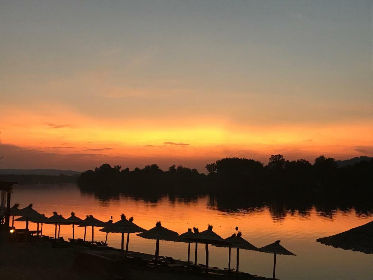 Sobe Srebrno Jezero Aparthotel Veliko Gradište Exterior foto