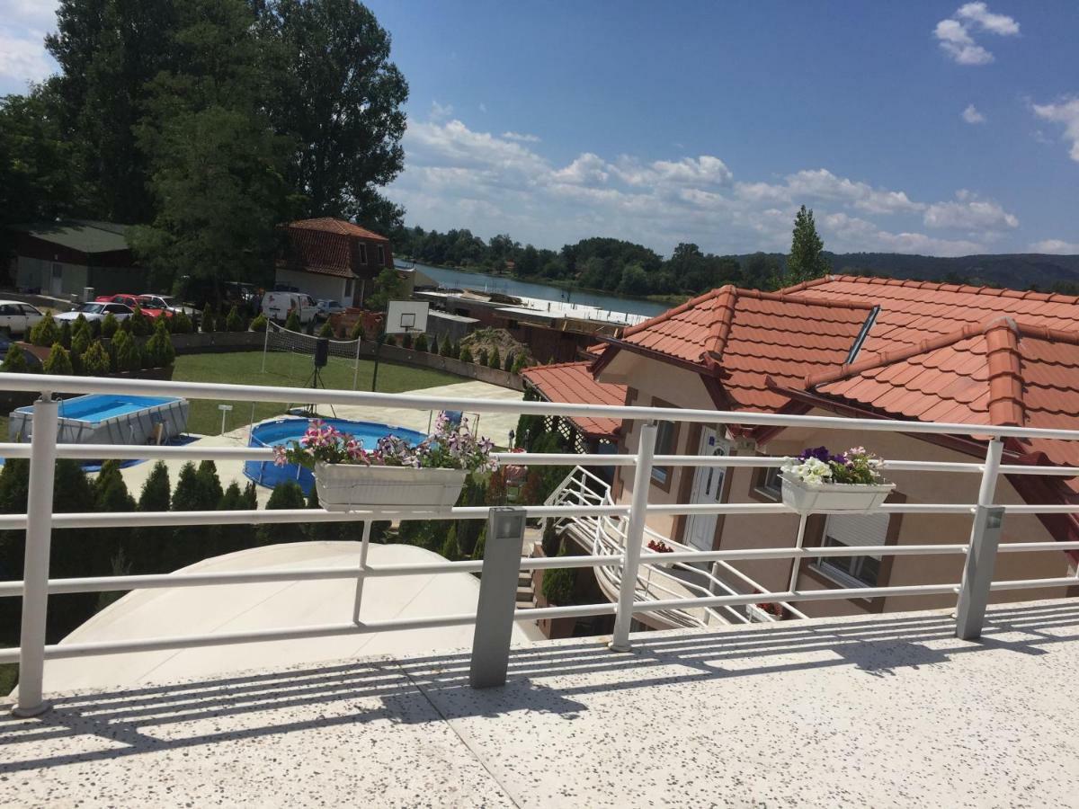 Sobe Srebrno Jezero Aparthotel Veliko Gradište Exterior foto